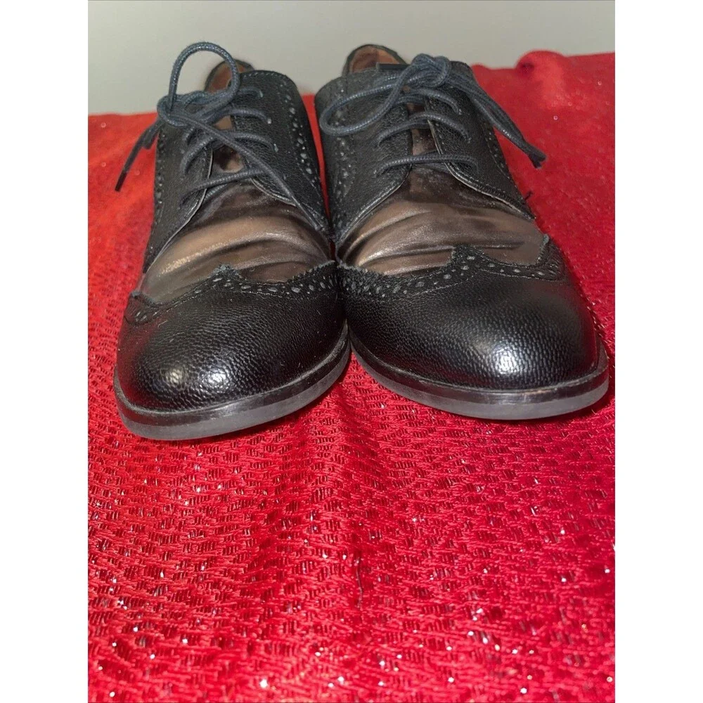 Women's Cole Haan Black Gold Wingtip Oxford Size 7.5B